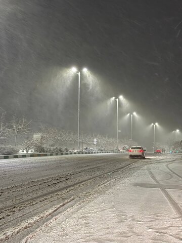 بارش شدید برف مردم مشهد را غافلگیر کرد +ویدیو