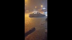 بارش هولناک باران خیابان‌های جاسک را به رودخانه تبدیل کرد +ویدیو