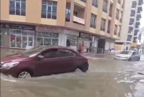 ویدیوهای تکان‌دهنده از سیل شدید در دبی!