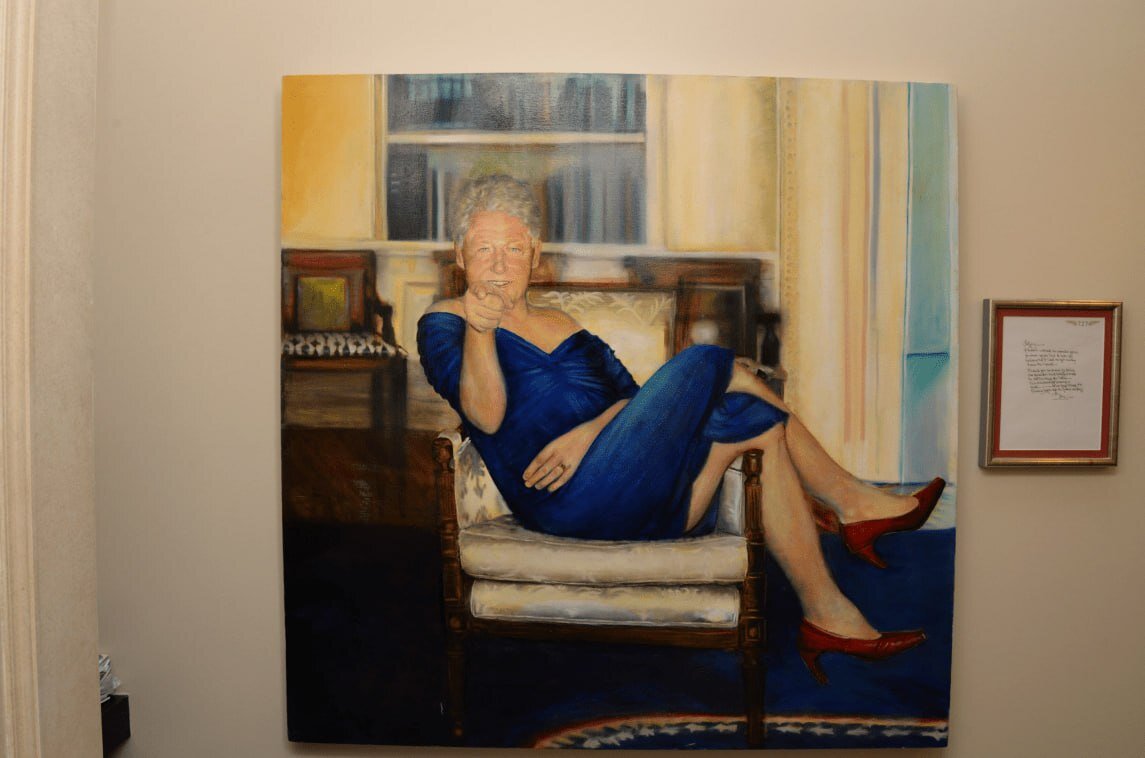 عکسهای ناجور رئیسجمهور اسبق با دختران جوان منتشر شد!