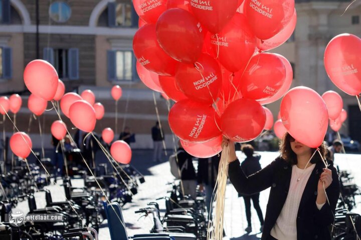 بادکنک قرمز