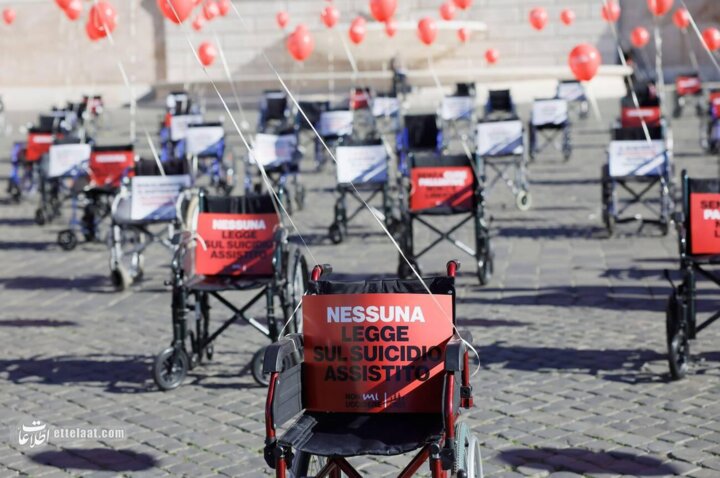 بادکنک قرمز