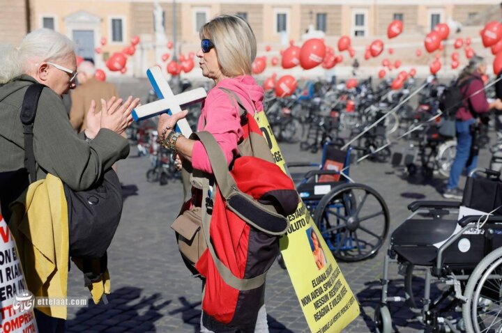 بادکنک قرمز