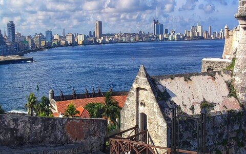 آمریکا با محاصره ونزوئلا این کشور را هم نابود می‌کند