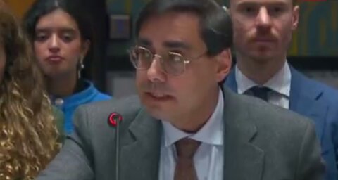 ادعای جنجالی نماینده فرانسه علیه ایران: توانایی تولید ۱۰ بمب اتم را دارند +ویدیو