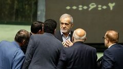 وقتی پزشکیان وزرای ضعیف را برکنار نمی‌کند مجلس باید استیضاح را کلید بزند!