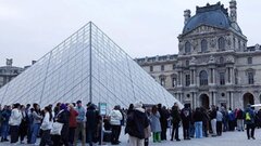 بعد از بزرگ‌ترین سرقت؛ لوور سرانجام میله‌های فلزی نصب کرد +ویدیو