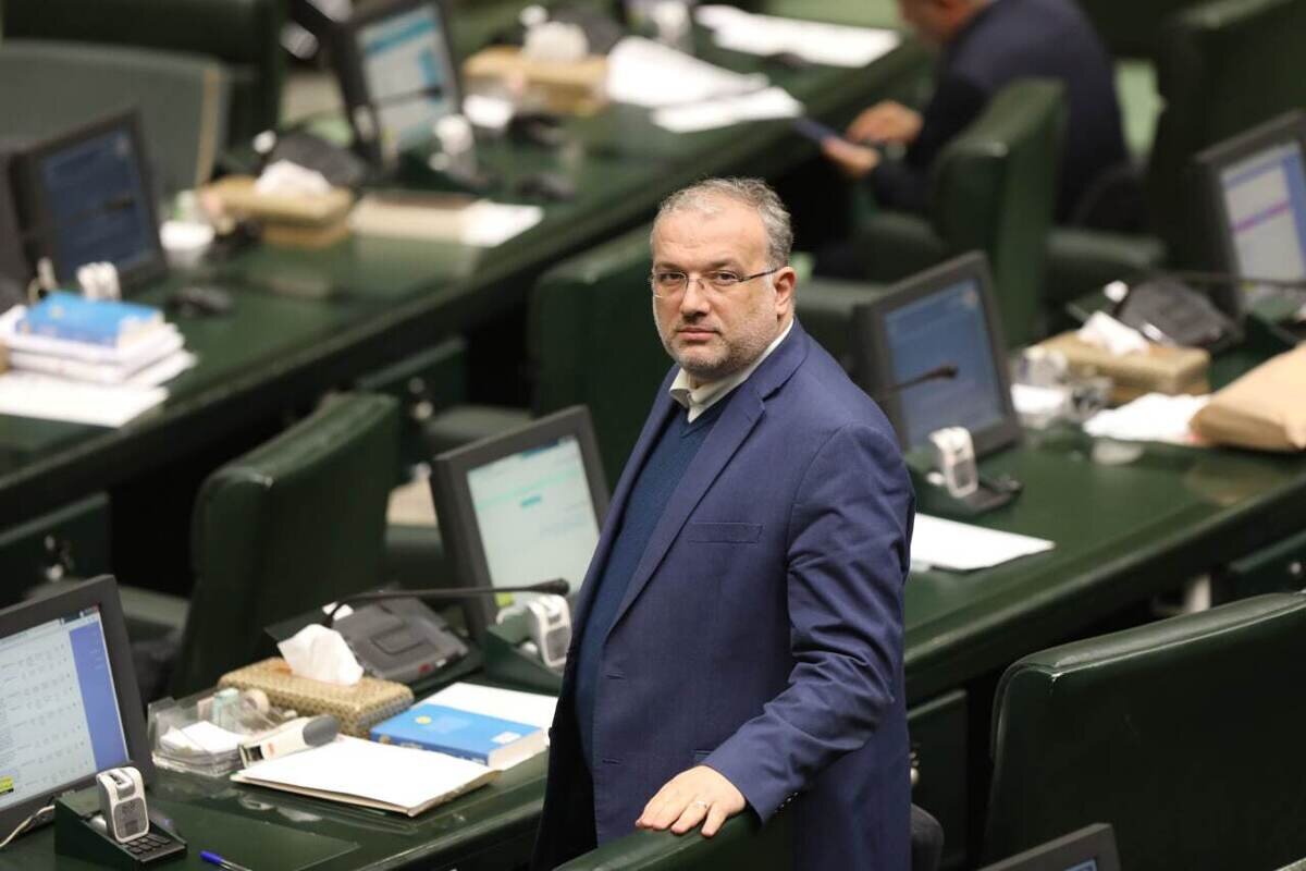 استیضاح وزرای دولت در این شرایط هیچ دردی از مردم درمان نمی‌کند