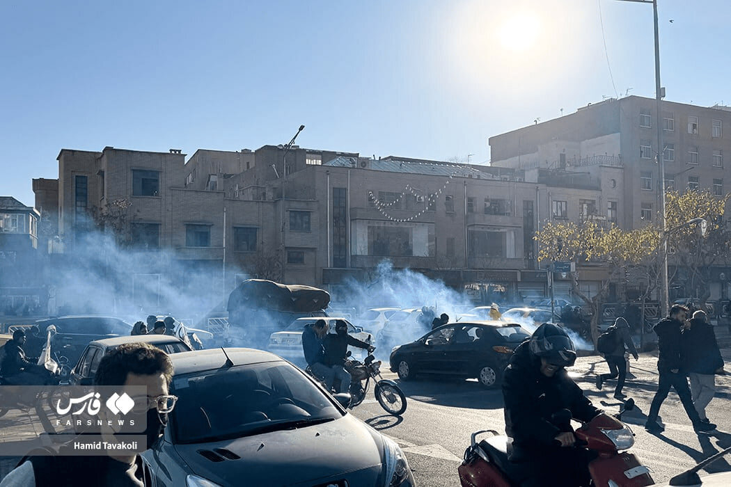 تجمع اعتراضی شماری از کسبه و بازاریان تهران برگزار شد +تصاویر