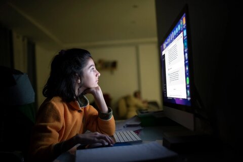 زنگ خطر به صدا درآمد؛ نوجوانان و جوانان به هوش مصنوعی تکیه می‌کنند