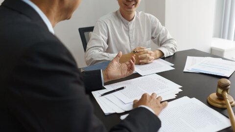 وظایف وکیل مهاجرت چیست؟ چگونه بهترین را انتخاب کنیم