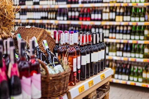 عربستان خرید مشروبات الکلی را آزاد کرد