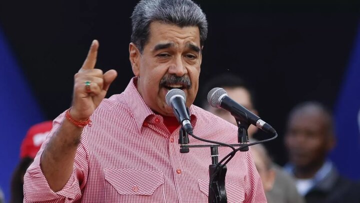 مادورو: هر کجا و هر زمان که آمریکا بگوید با آنها مذاکره می‌کنیم!