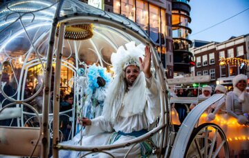 تصاویر| رژه پری زمستانی هلندی‌ها در کریسمس