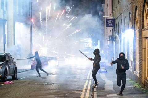 ماجرای حمله با ترقه و مواد آتش‌بازی به رهگذران چه بود؟ +ویدیو