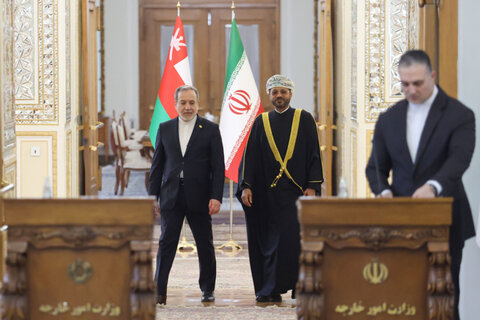 وزیر خارجه عمان بازهم از دیپلماسی در تهران گفت/ عراقچی: هیچ طرفی حق دخالت در امور داخلی دیگران را ندارد