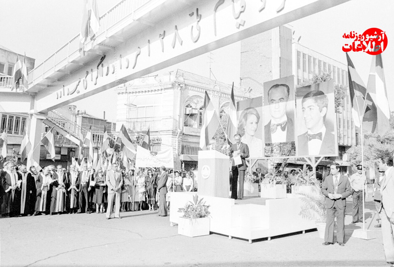 آخرین روزی که نیروهای مسلح مقابل عکس شاه رژه رفتند +تصاویر