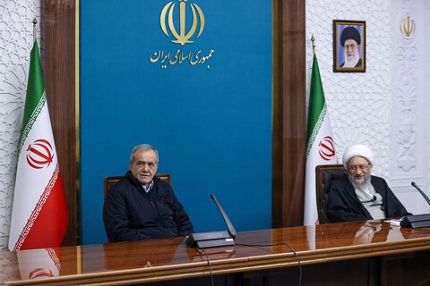 پزشکیان: درگیر جنگ تمام‌عیار هستیم در داخل هم ما را می‌زنند!