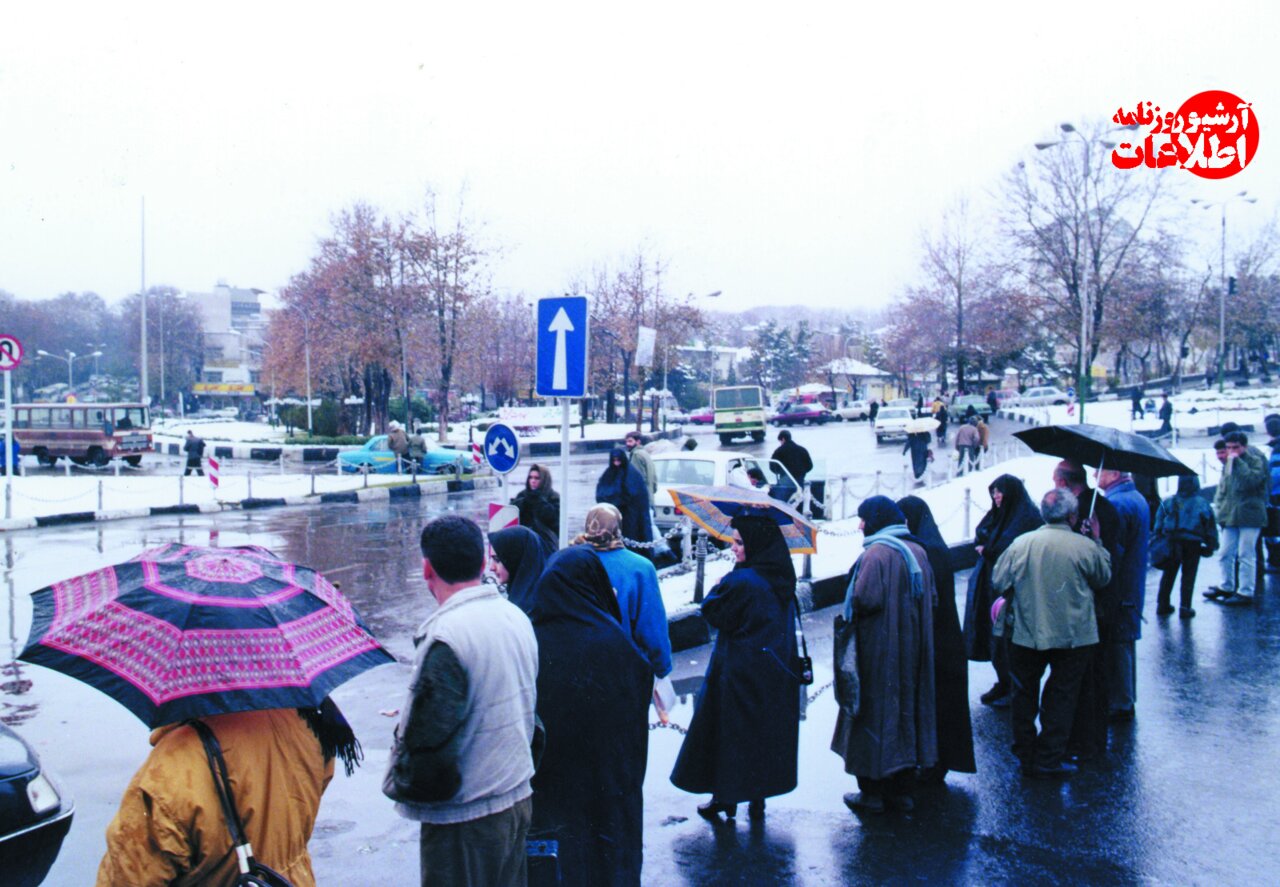 پایتخت برفی شد؛ عکسهای تماشایی از تهران ۱۳۷۴