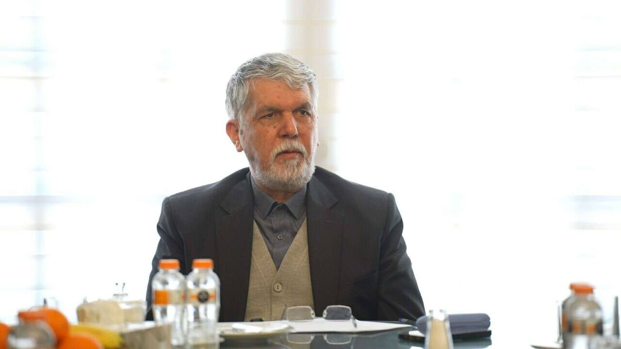 جشنواره فیلم فجر نماد ملی و هویتی برای ایران است