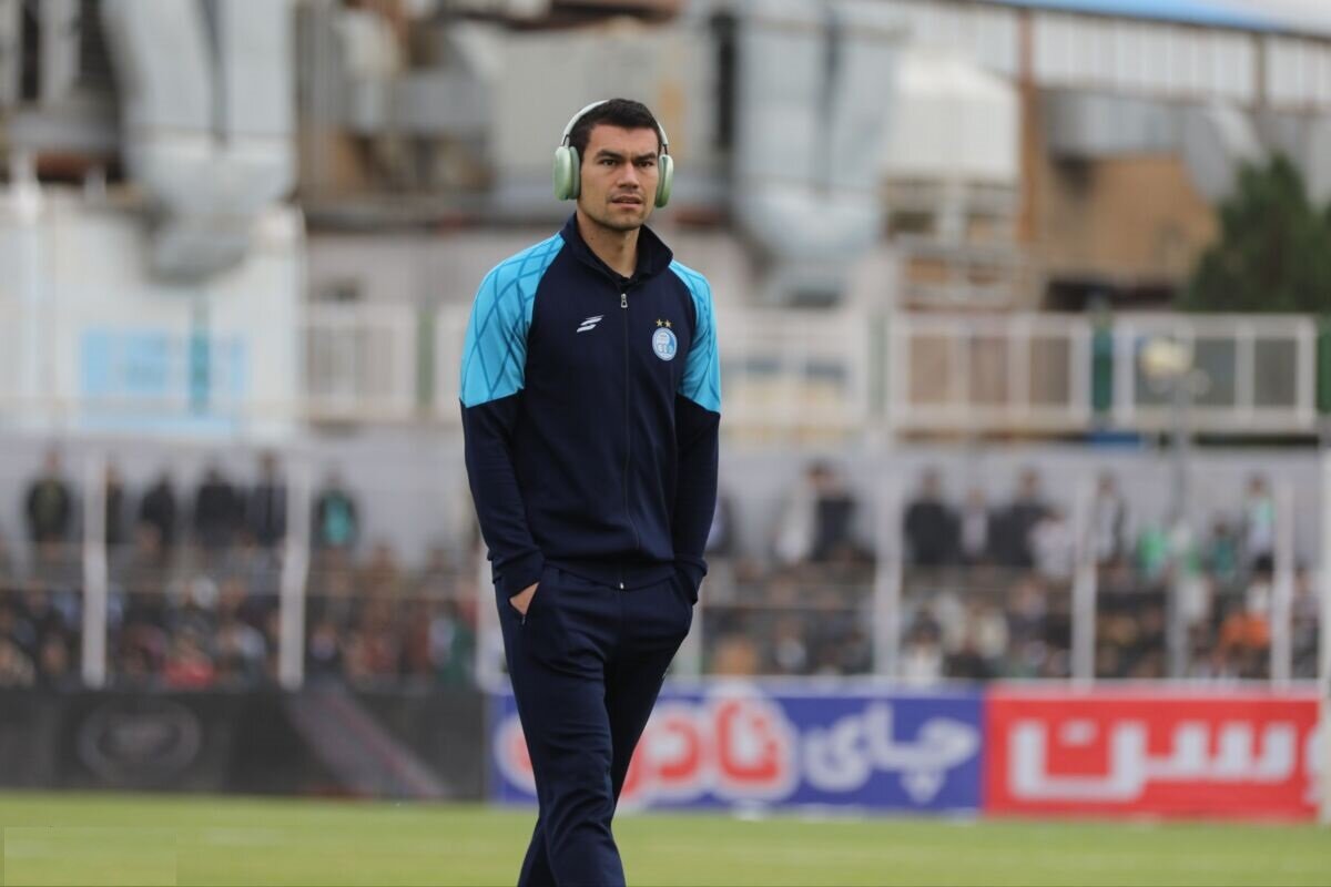 رستم آشورماتوف