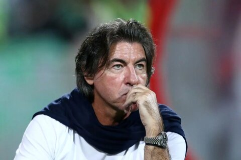 واکنش ساپینتو به شرایط عجیب استقلال: تنها مانده‌ام!