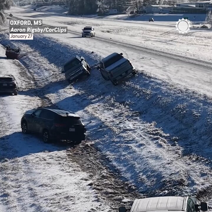 ببینید رانندگی بدون زنجیر چرخ چه بلایی سر این خودروهای لوکس آورد!