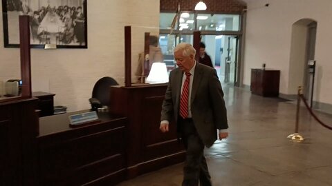 این خبرنگار با یک سوال آبروی نماینده مجلس را برد! +ویدیو