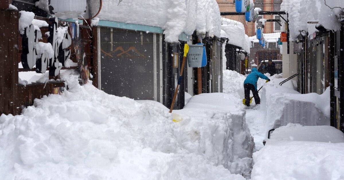 ۲۸ کشته در پی برف شدید ژاپن +ویدیو