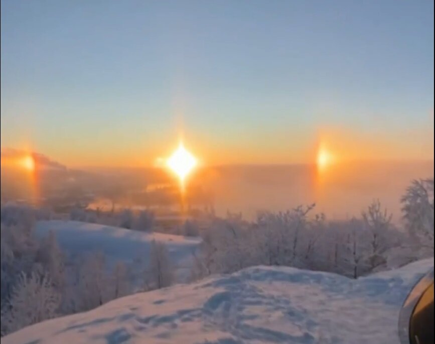 ظهور ۳ خورشید در آسمان روسیه همه را شوکه کرد! +ویدیو