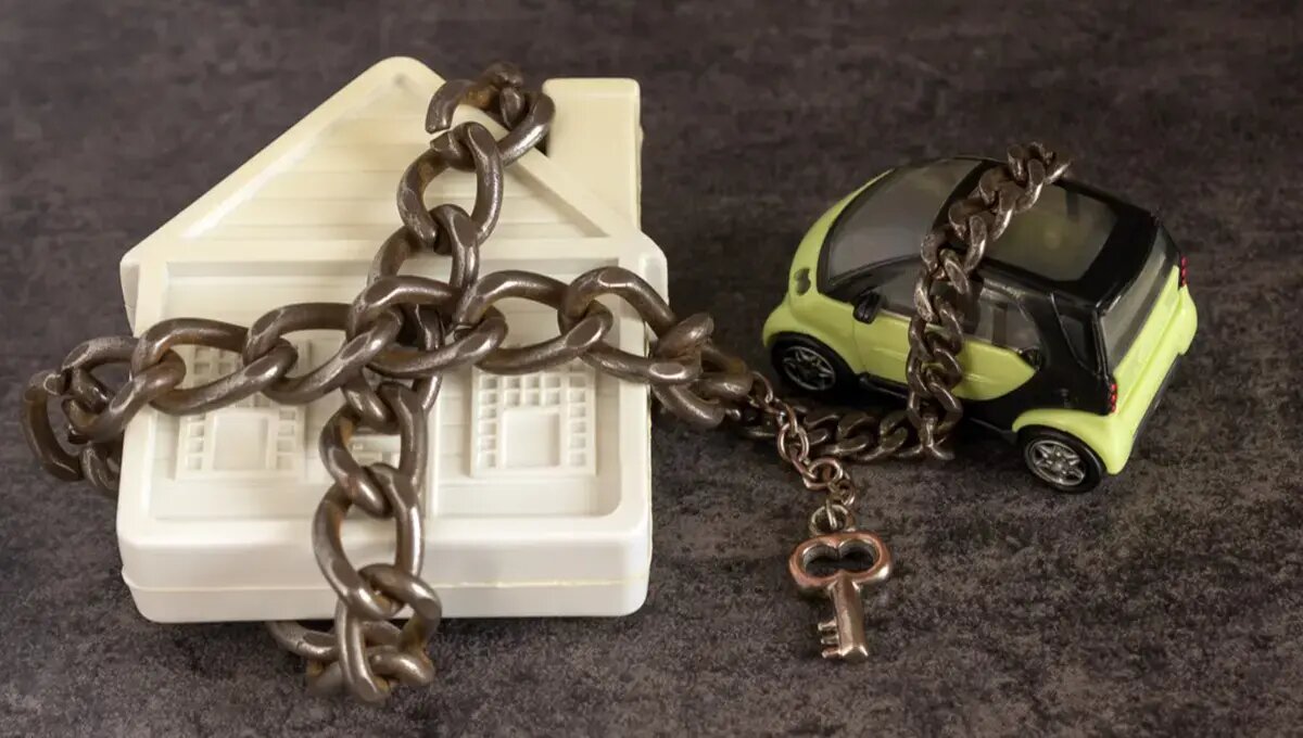 حالا که دعوت به اعتراض کردی، اموالت را مصادره می‌کنیم!