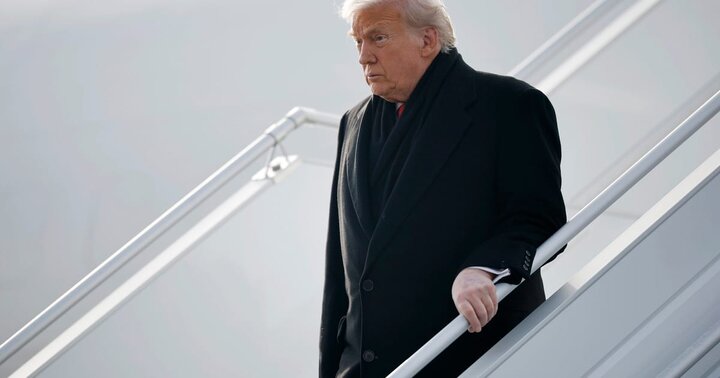 ترامپ: در هواپیما نمی‌خوابم تا مراقب «موشک‌ها» باشم!