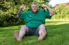 مسابقات جهانی کشتی با انگشت پا آغاز شد! +ویدیو