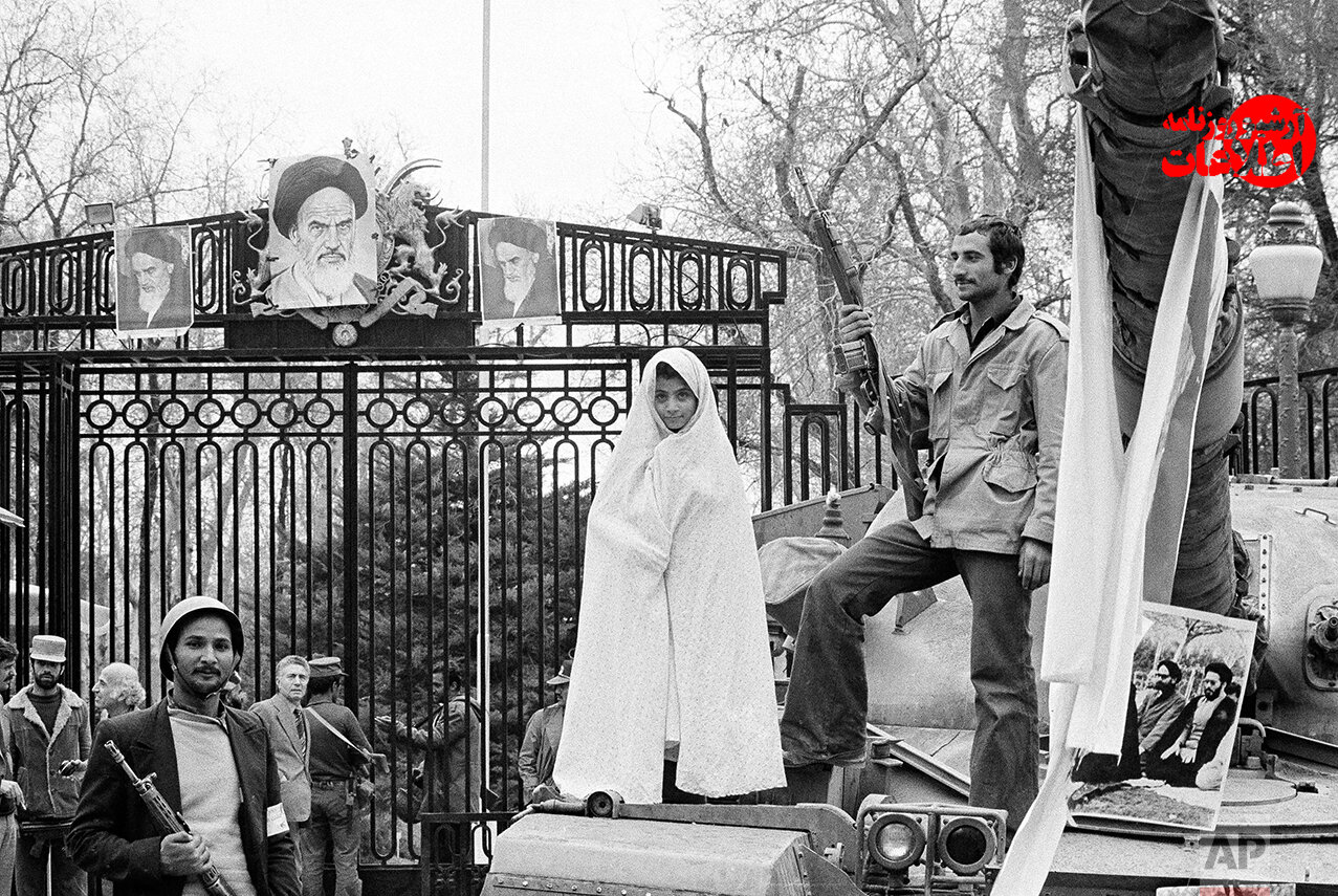 عکس‌های تماشایی از بهمن ۱۳۵۷، از کاخ نیاوران تا خیابان انقلاب!