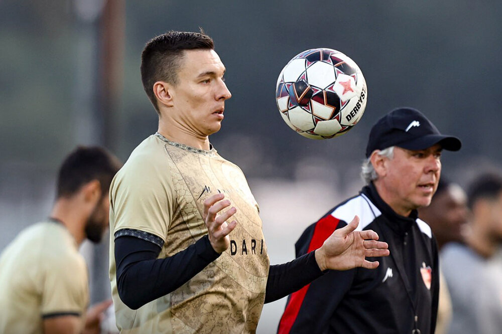 اقدام بازیکنان پرسپولیس علیه ستاره خارجی؛ سرگیف شاکی شد