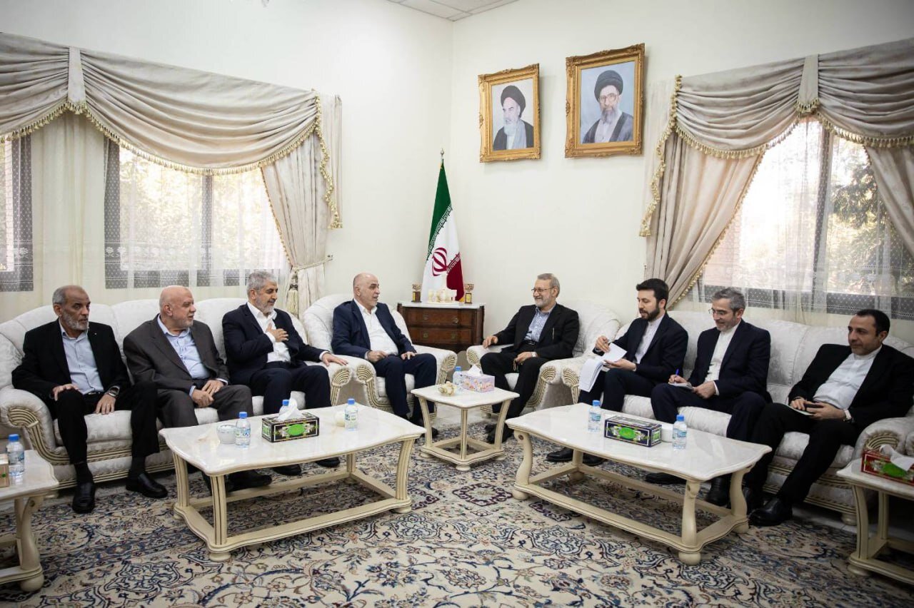 دیدار صمیمی لاریجانی با رهبران حماس در قطر +عکس