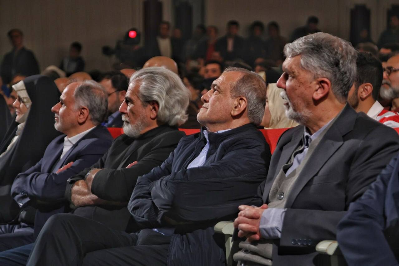 کنایه به دبیر جشنواره: چطور در زمان شاه فامیلی‌اش شده شاهسواری؟!