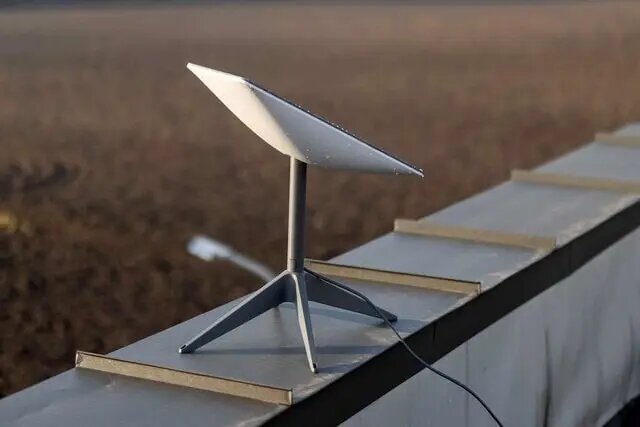 ادعای وال‌استریت ژورنال:‌ ترامپ نزدیک به ۷ هزار استارلینک برای ایرانی‌ها ارسال کرد