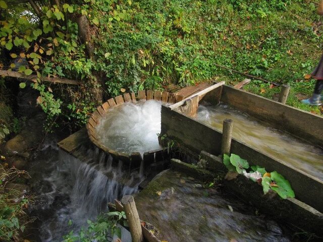 شست‌وشوی لباس بدون  استفاده از برق +ویدیو