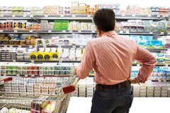 فشار مالیات تورمی بر معیشت مردم