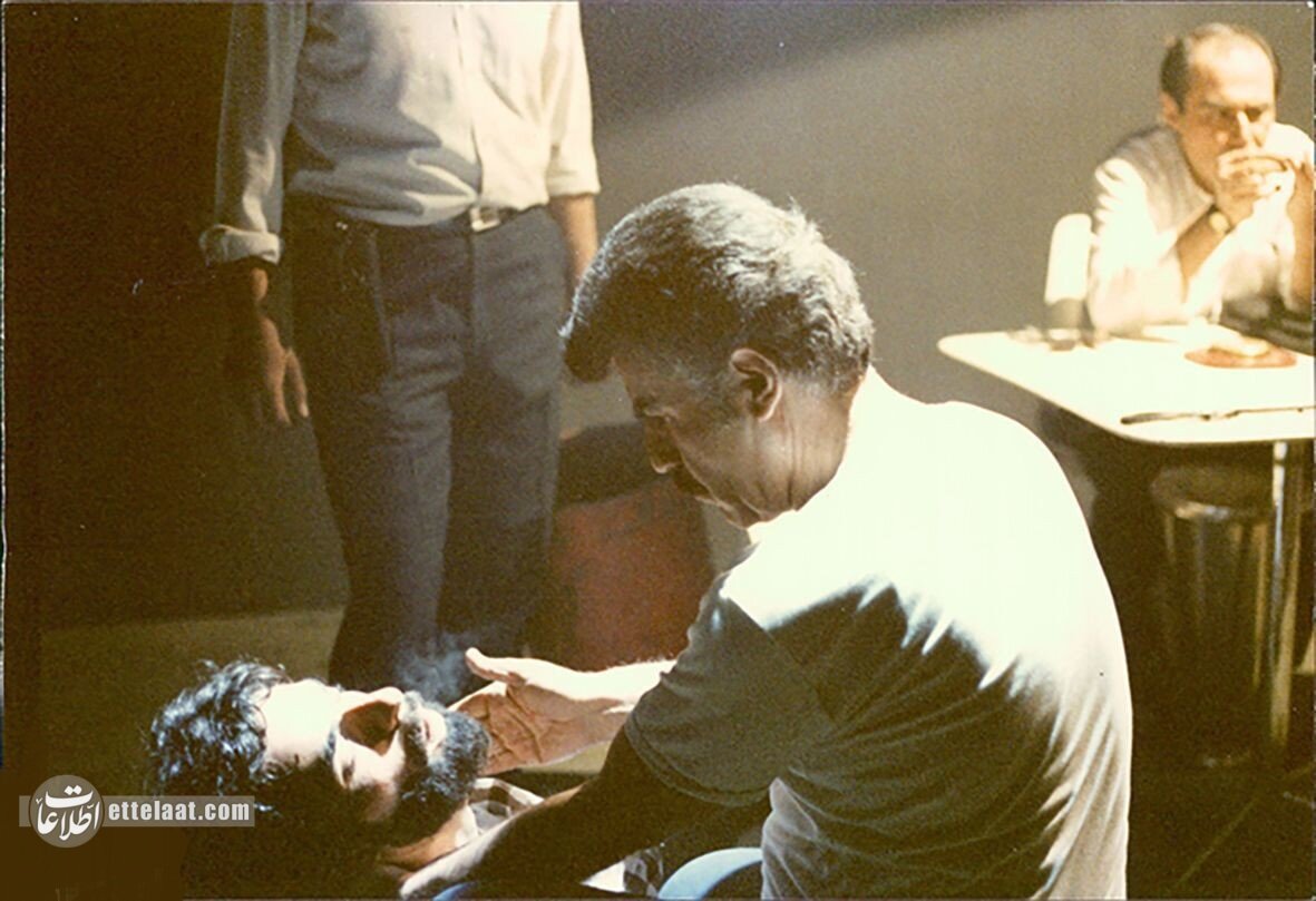 عکسهای خاطرهانگیز از ۶۰ سال بازیگری عنایت بخشی را تماشا کنید