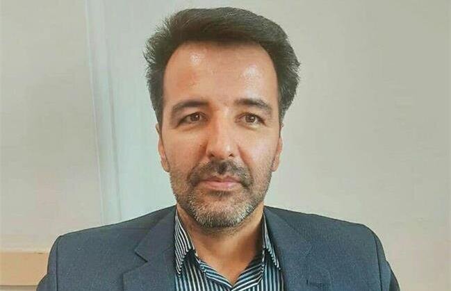 بخش بزرگی از تورم در کشور ساخته دولت است/ آنها که از گرانی خوشحالند بیمار روانی هستند