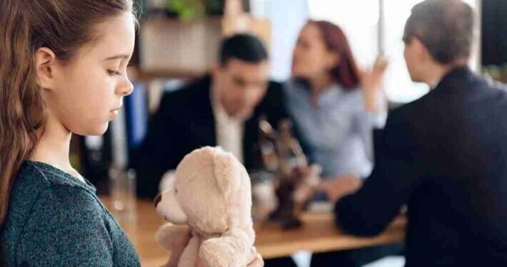 میهمانی که بی دعوت به خانه‌ها سر می‌زند؛ هیس بحث نکنید!