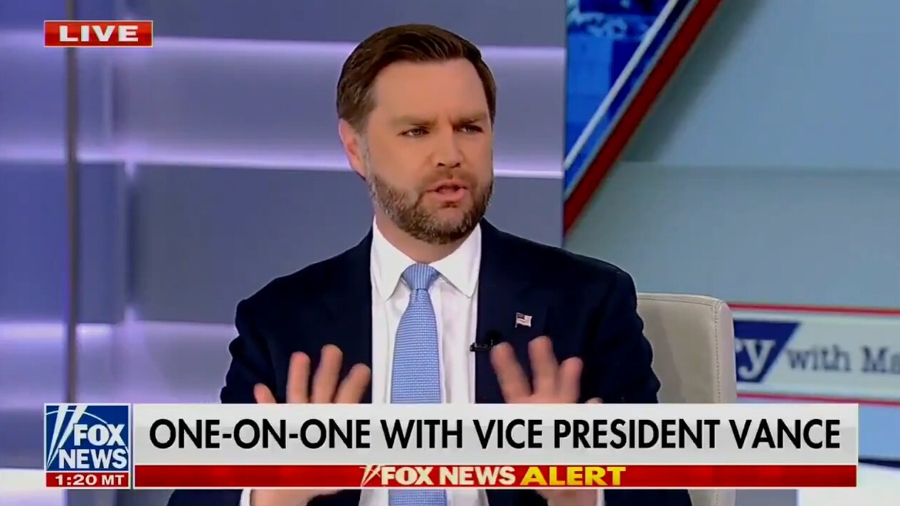 معاون ترامپ: اروپا ضعیف شده و باید هزینه‌های امنیتی را افزایش دهد! +ویدیو