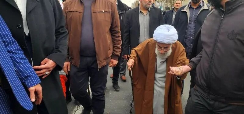 صدسالگی آیتالله جنتی سوژه شد؛ از شوخیهای عمومی تا راز سلامتی!