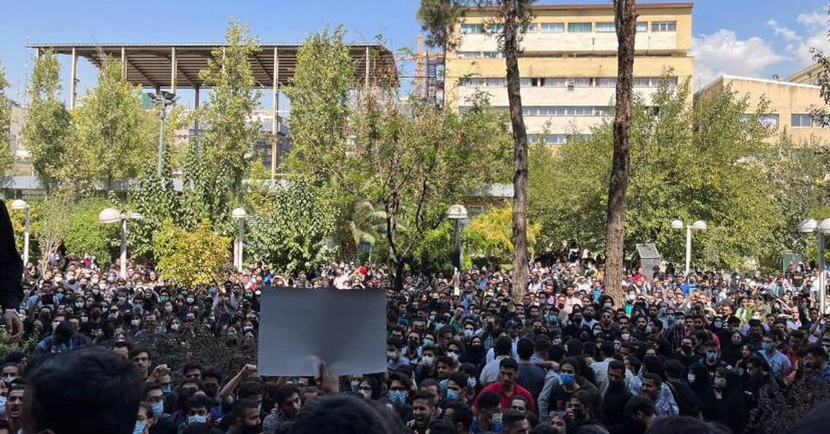 شرایط عجیب دانشگاه‌های کشور؛ دو گروه سوگوار که یک‌دیگر را تحمل نمی‌کنند +ویدیو