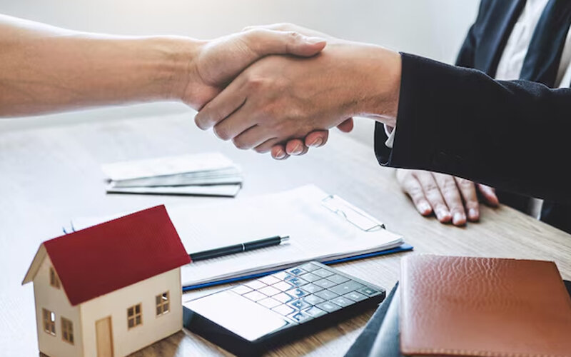 مراجعه حضوری به شعب بیمه بازار را نتیجهمحور کنیم