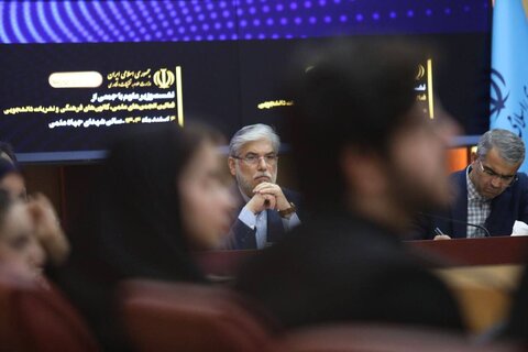 وزیر علوم پشت دانشجویان معترض درآمد؛ نگران جان و امنیت‌شان هستم