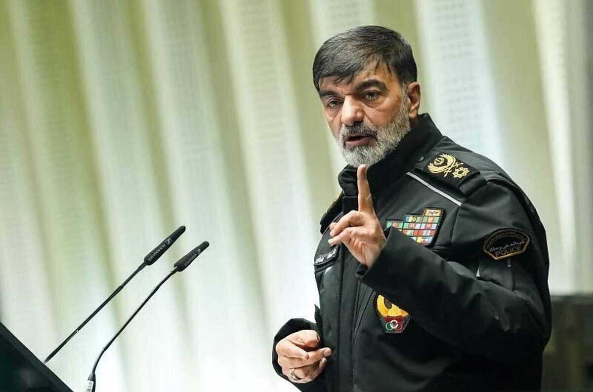 سردار رادان: بیش از ۶ هزار وطنفروش بازداشت شدهاند سردار احمدرضا رادان، فرمانده انتظامی ایران
