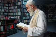 روایت حجت‌الاسلام حجتی کرمانی از سال‌ها رفاقت با رهبر شهید؛ سیدعلی جان من است
